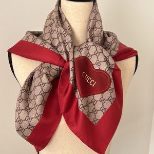 Gucci scarf